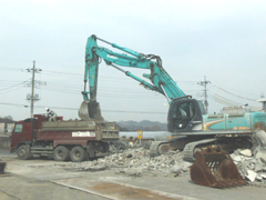 山方中学校 校舎 解体工事_解体施工中