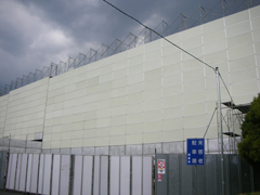 城里町 桂支所庁舎 解体工事事_防音パネル施工中